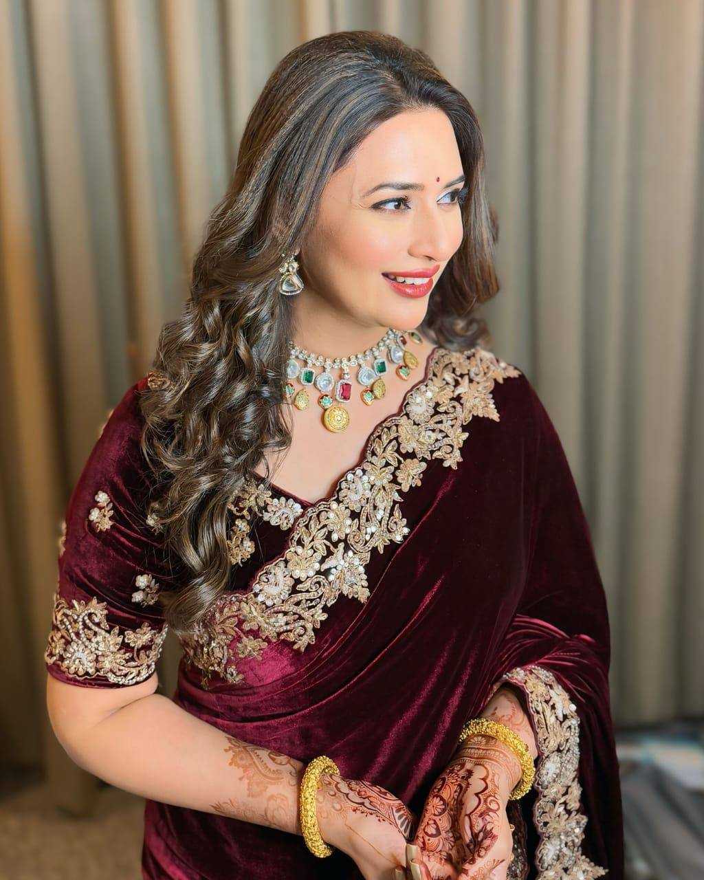 Velvet  Saree Bollywood BM14